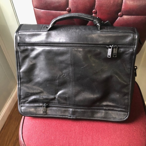 Tumi Leather Flap Briefcase No Shoulder Strap - Picture 4 of 8